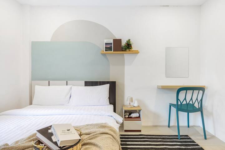 Bangkok Group Haven – 6BR Bangchak BTS | 12 sleeps gallery image 5