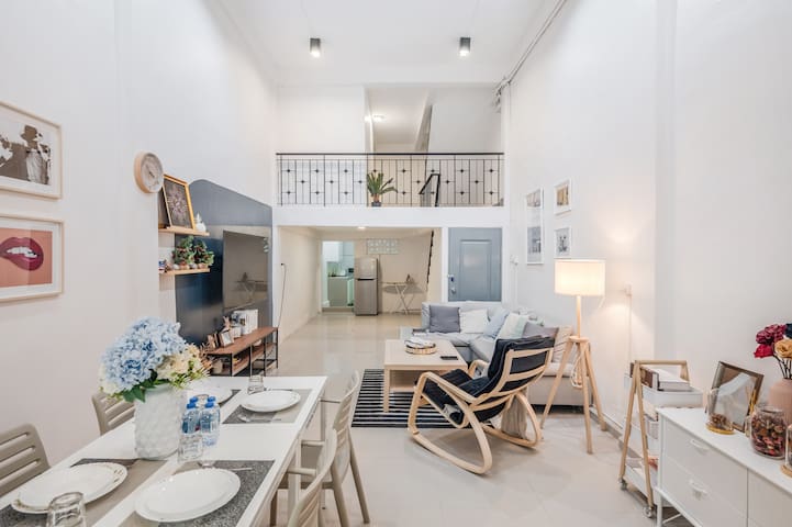 Bangkok Group Haven – 6BR Bangchak BTS | 12 sleeps gallery image 3