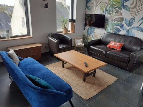 Airbnb performant: house with sea view " the sentinel" à Camaret Sur Mer