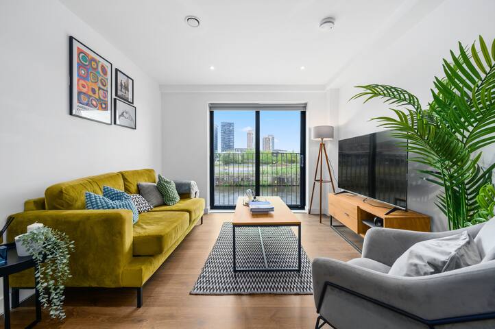 Harborview Haven Waterfront Apartment gallery image 3