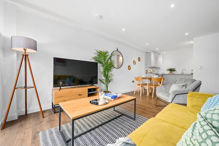 Harborview Haven Waterfront Apartment