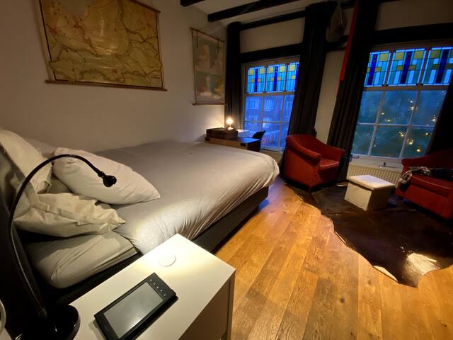 Former canal House – Jordaan – Centre of Amsterdam gallery image 2