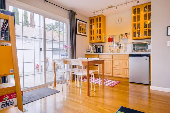 Comfortable, Modern, Bright W/patio - Mountain View, CA