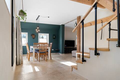 Coziness for 2 at the canal with garden