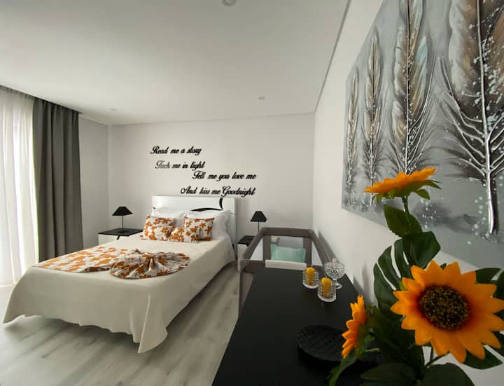 3号卧室配备固定式旅行婴儿床