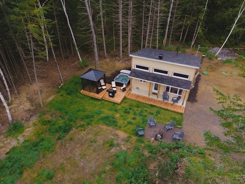 Chalet Le Western – Waterfront!