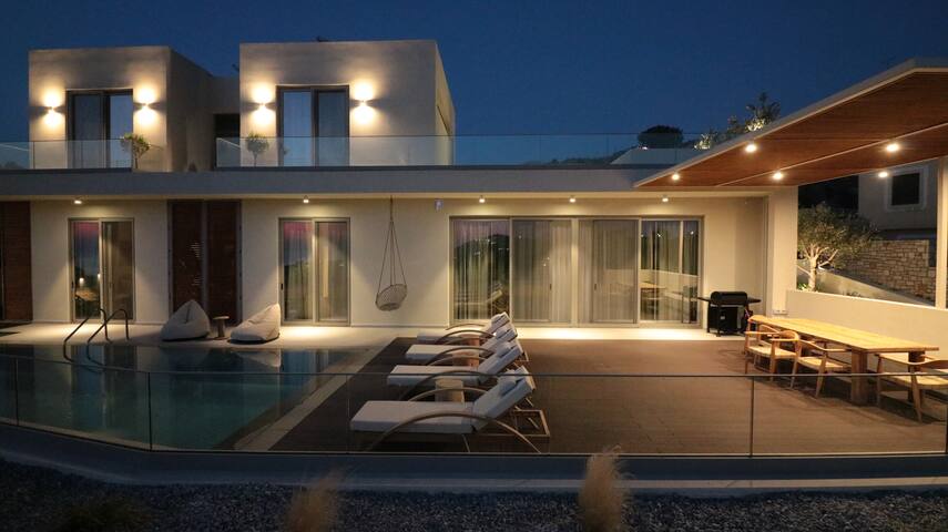 Sueno Villas, Del Sol Villa, dream above the sea! gallery image 4