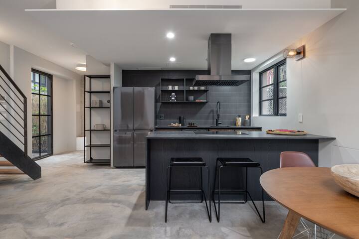 Private Oasis 2-Story Fab home gallery image 5