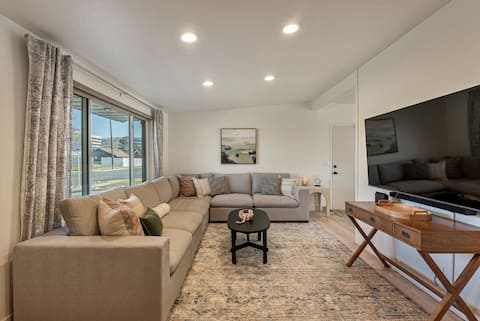 Utah Retreat: Dive into fun! Arcade Gameroom Pool