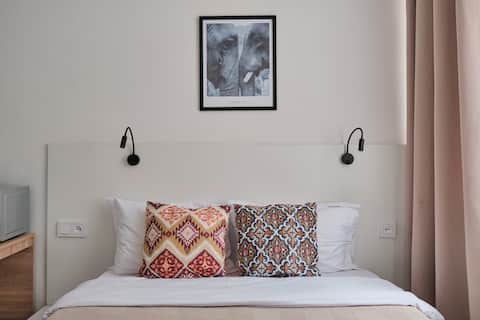 2A-4A Studio in city center