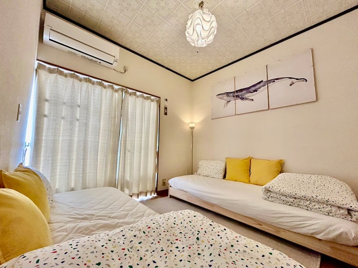 2F_Bedroom_02 (2 ნახევრად ერთადგილიანი საწოლი)/4,5 ტატამი
2F_Bedroom_02 (2 ნახევრად ერთადგილიანი საწოლი)/7,3 მ2