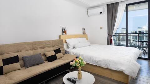 Studio with TV / Laundry & High Floor Sea View