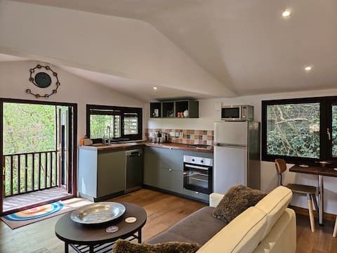 Treetops Lodge, Private parking, Garden