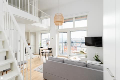 Popular Airbnb listing: A/C | Top floor | Balcony | Loft in Amuri B