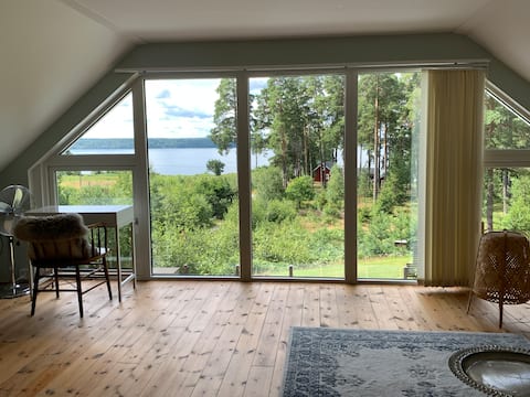 Popular Airbnb listing: House with lake views and pool in Ekerö