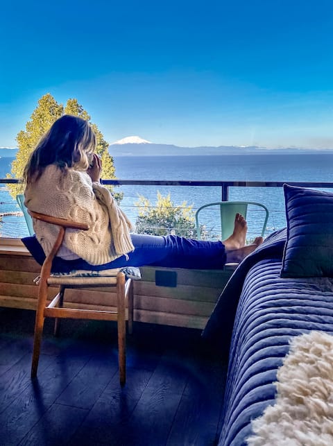Top performing Airbnb: Lake view with private terrace and hot tub - LOFT 2 in Frutillar