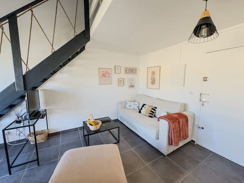Top performing Airbnb: Le Vauban – Air conditioning – Beach 2 min away, Terrace in Frontignan