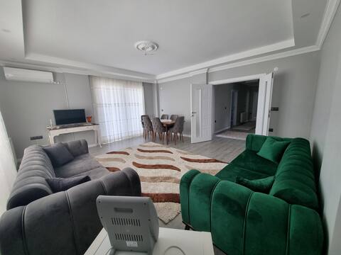Comfortable and Spacious Apartment 3+1 / 2 air conditioning 140m²