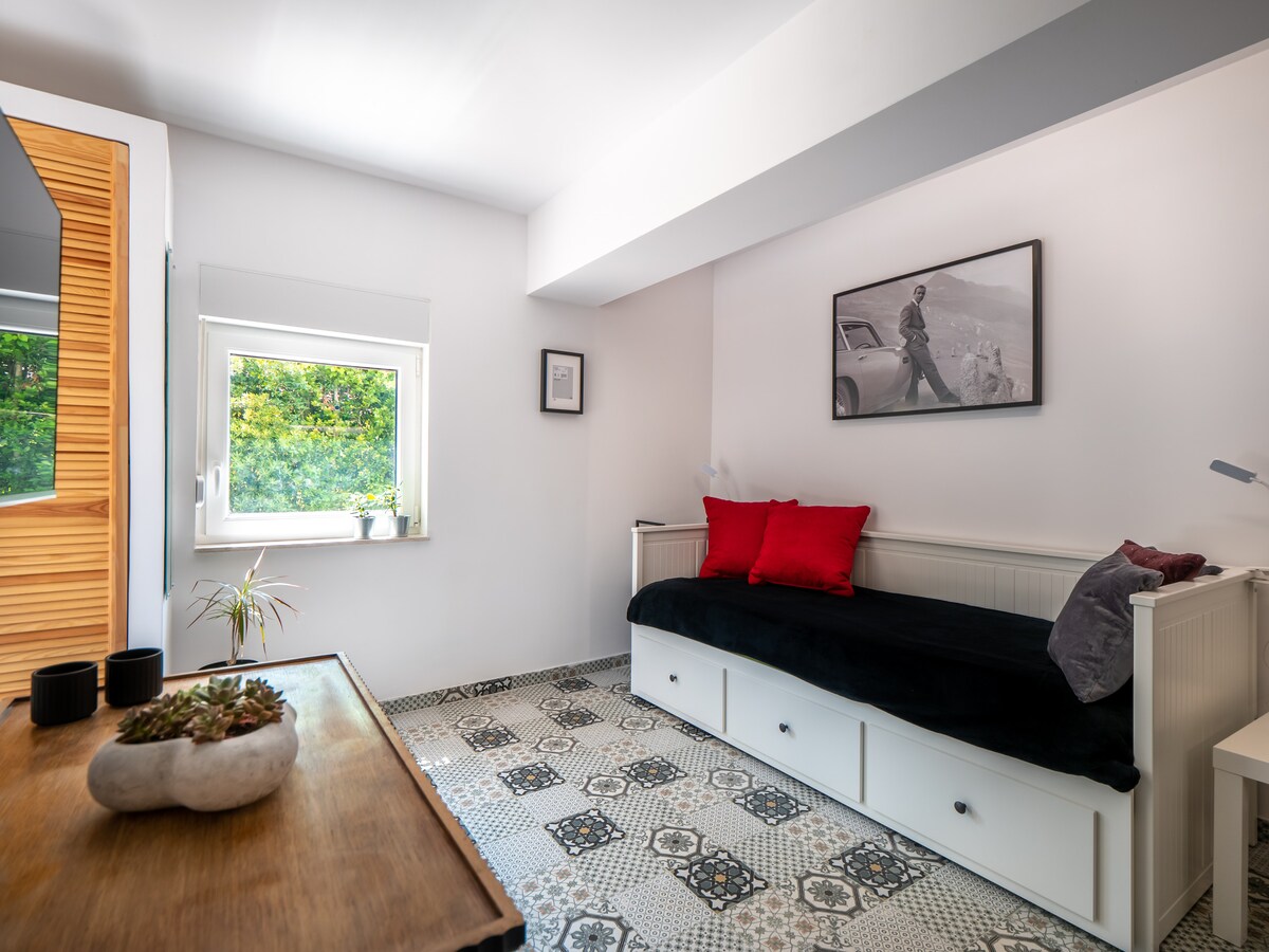 سرير أريكة، الجلوس والنوم لشخصين.