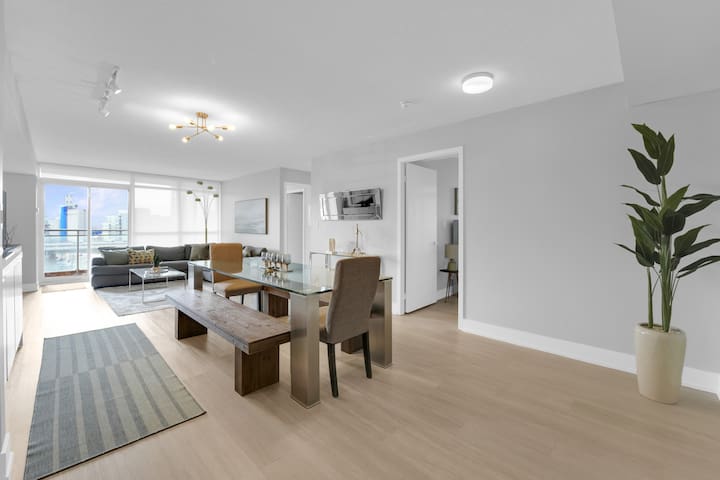 Elite 3Bedroom + 3Bathroom1600Ft With Free Parking gallery image 2