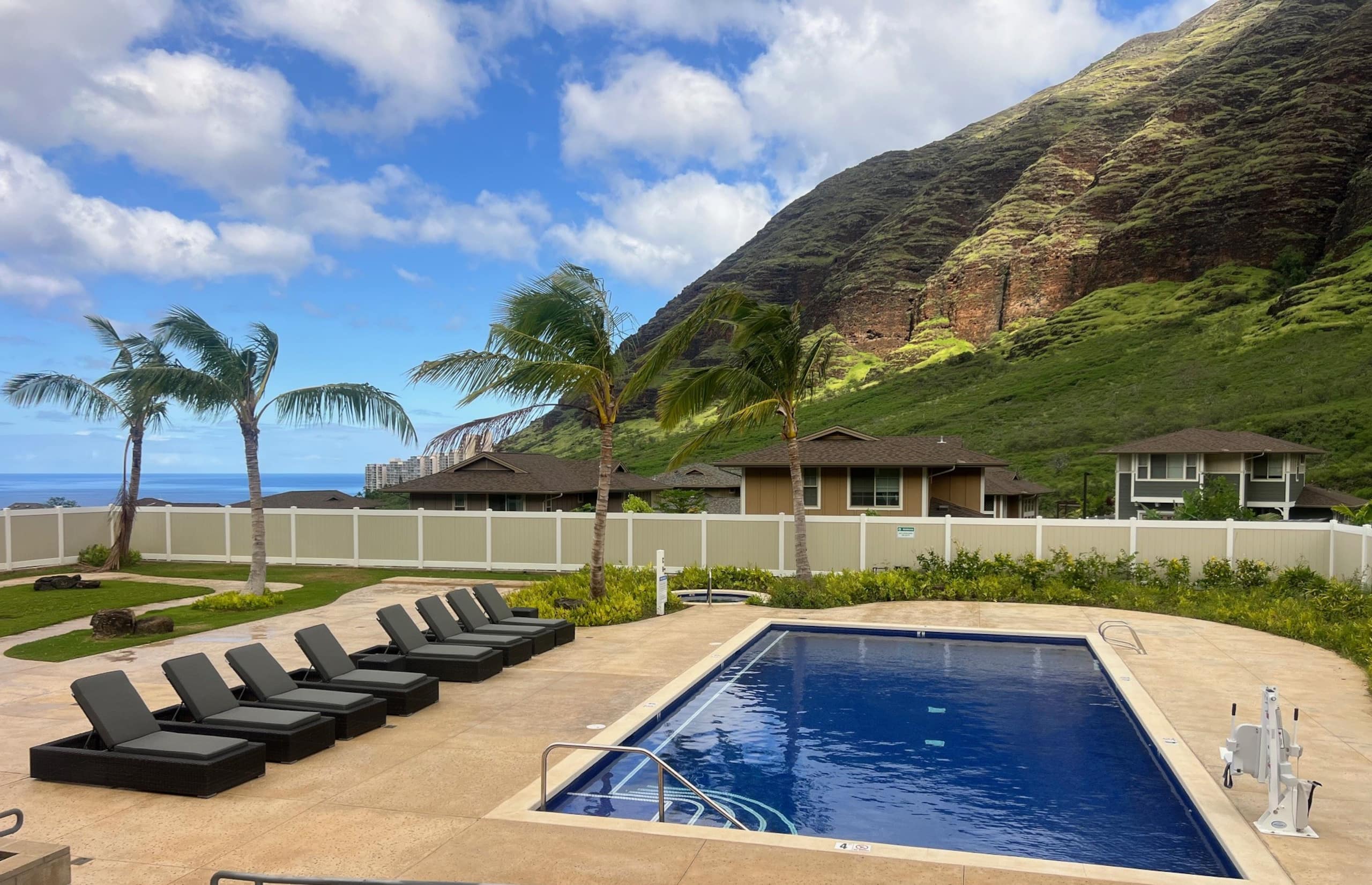 Home in Waianae · ★4.97 · 3 bedrooms · 4 beds · 2.5 baths - Image 23