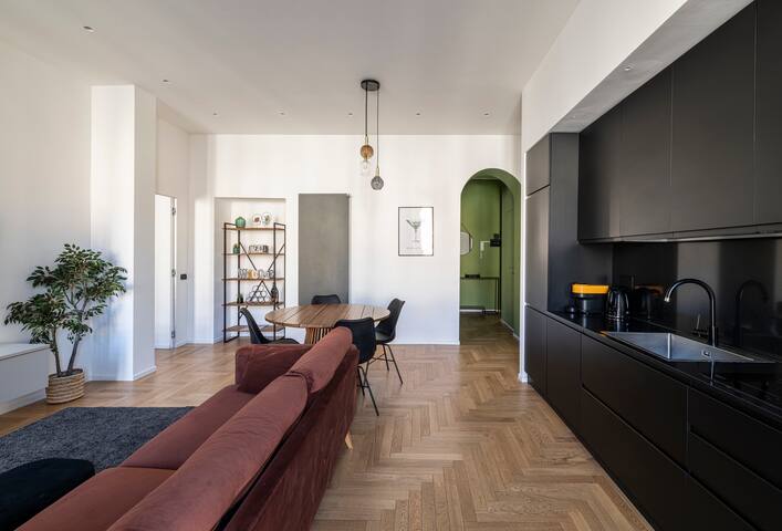 Lusso & Comfort | Milano Centro | Metro 1 min | 6 gallery image 4