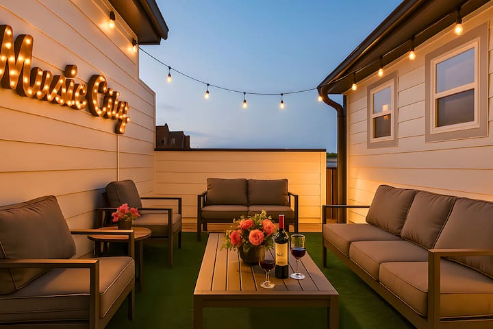 Stylish Rooftop Haven | Sleeps 12 Comfortably