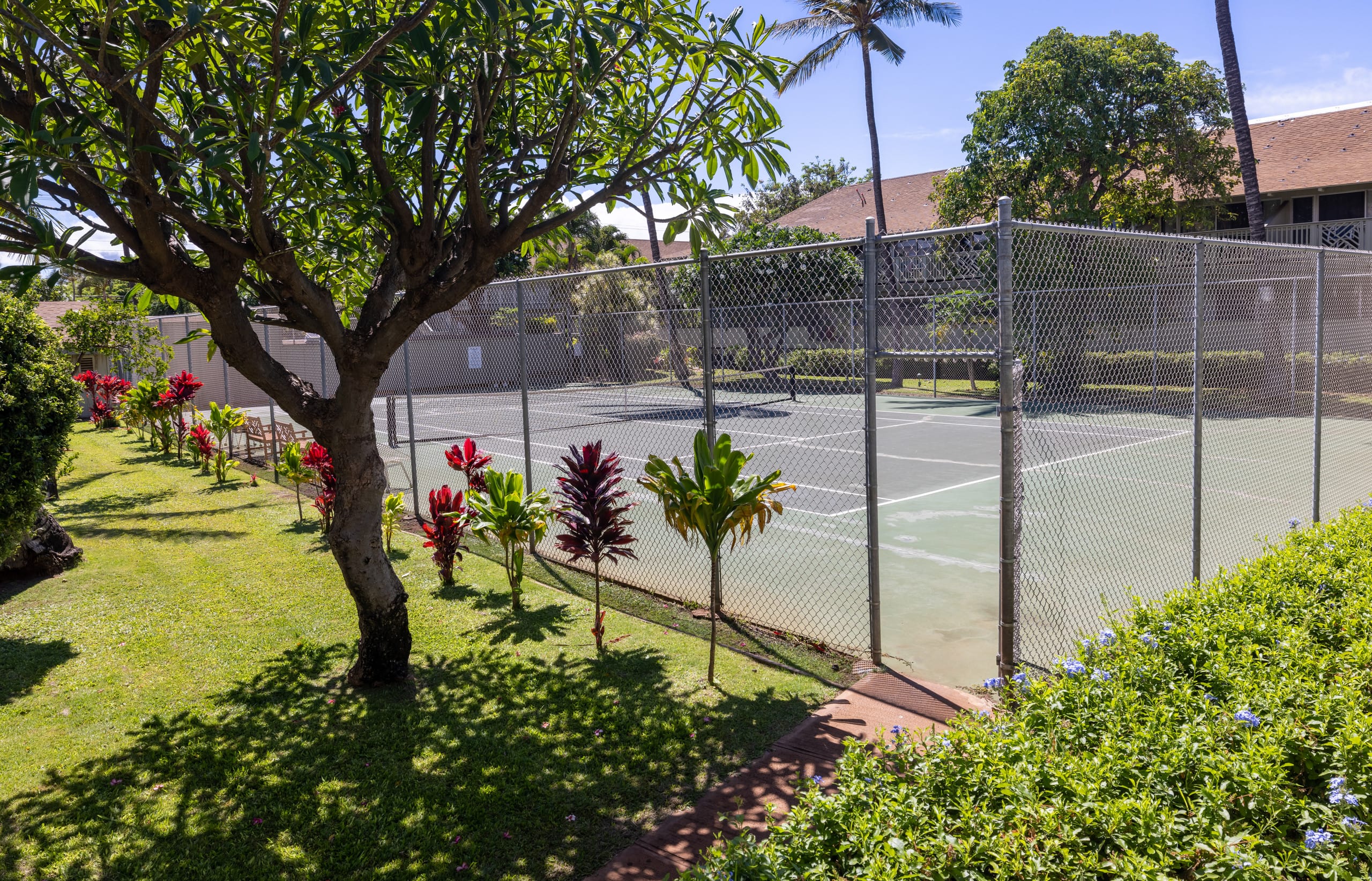 Couples Getaway | Beach, Pool, Hot Tub, Tennis! - Image 16