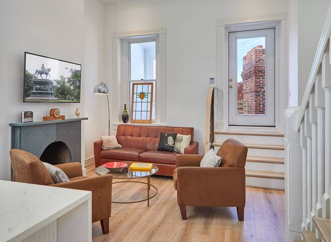 Modern 2BR Treetop Oasis on Historic Logan Circle gallery image 3