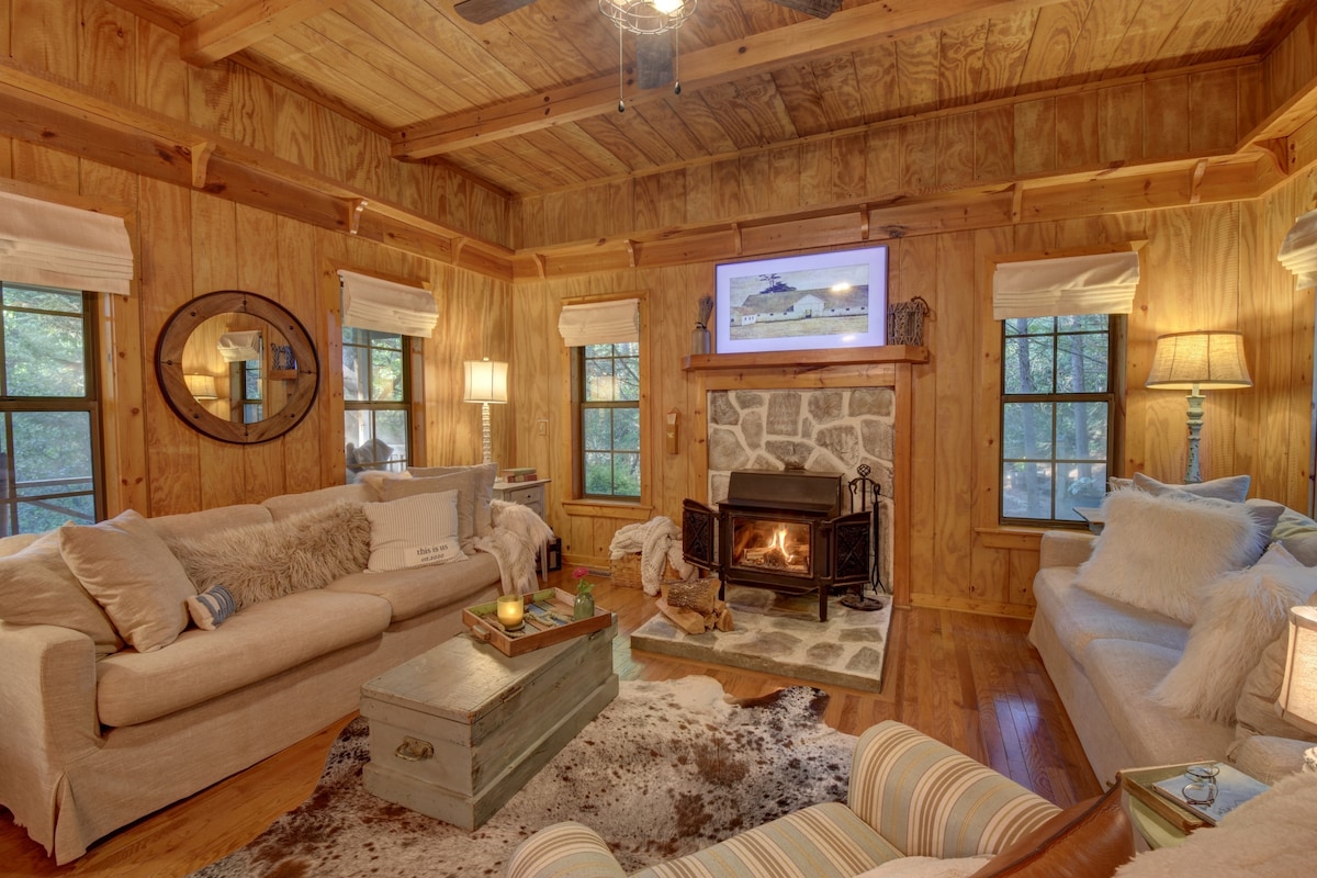 Top Airbnb: The Cabin @ Possum Trot- A Rustic Chic Escape in Clayton
