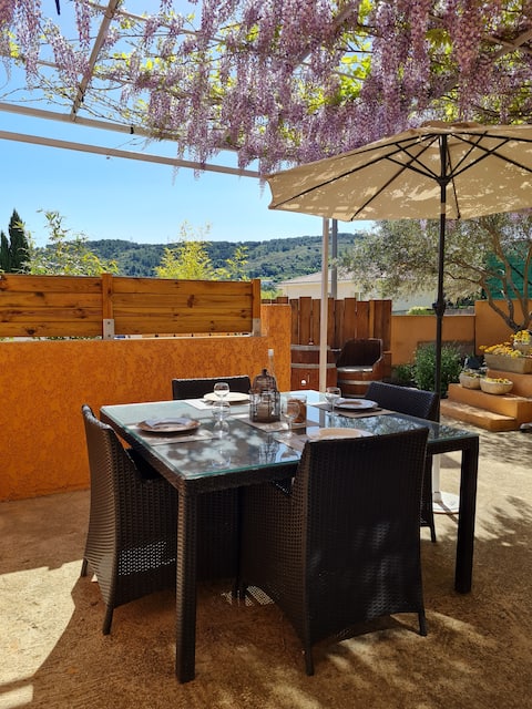 Listed air-conditioned house near Lac du Salagou