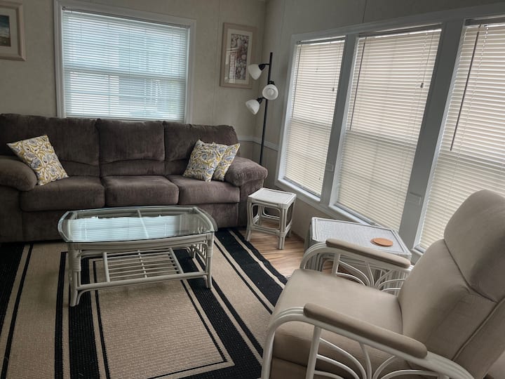 Spacious! Inviting! Relaxing! - Venice, FL