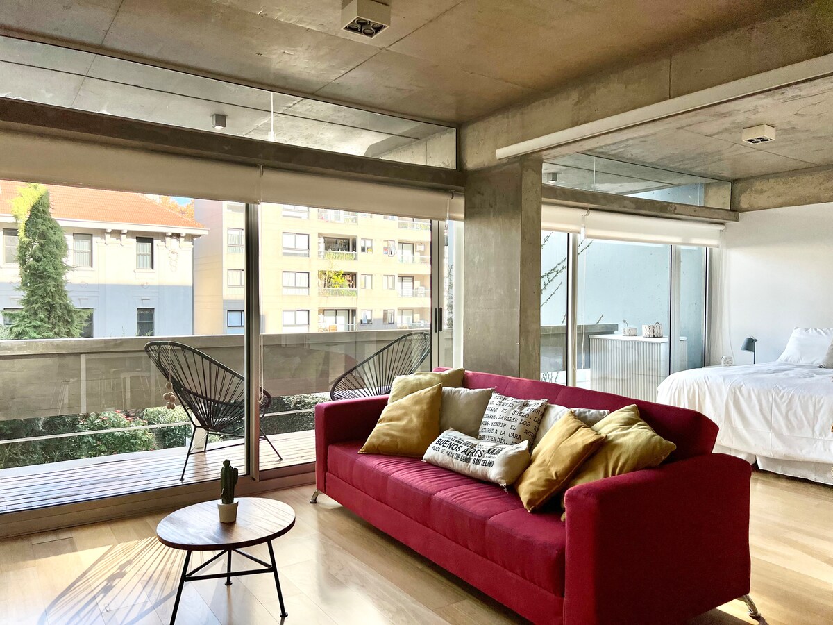 Duplex com terraço privativo