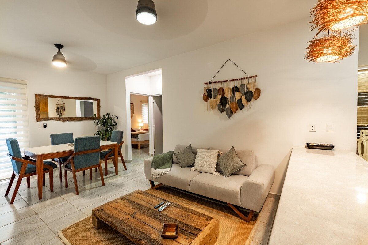 Propiedad de Airbnb exitosa: Charming condo with jungle view balcony. en El Faro