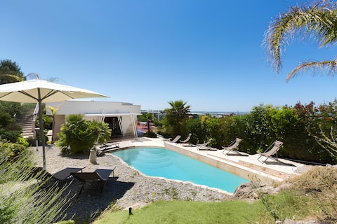 Private pool and panoramic sea view