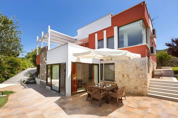 Piscina privata e vista mare panoramica gallery image 2