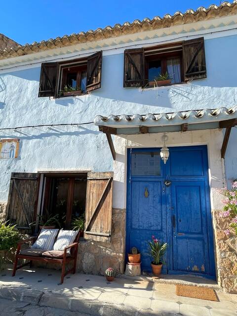 Centennial Charm: Casa Rural Anna