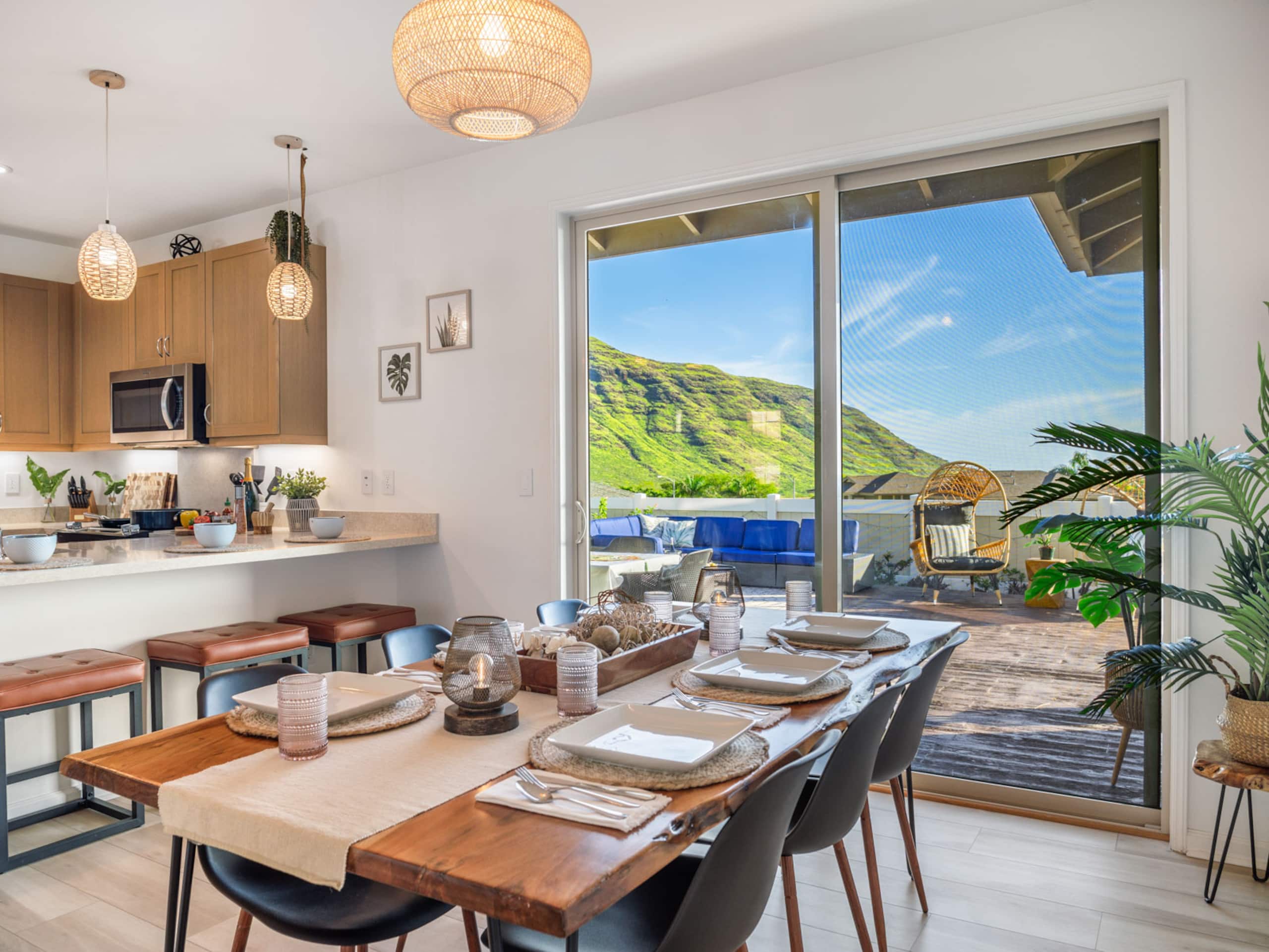 Home in Makaha Valley · ★4.98 · 4 bedrooms · 9 beds · 3.5 shared baths - Image 25