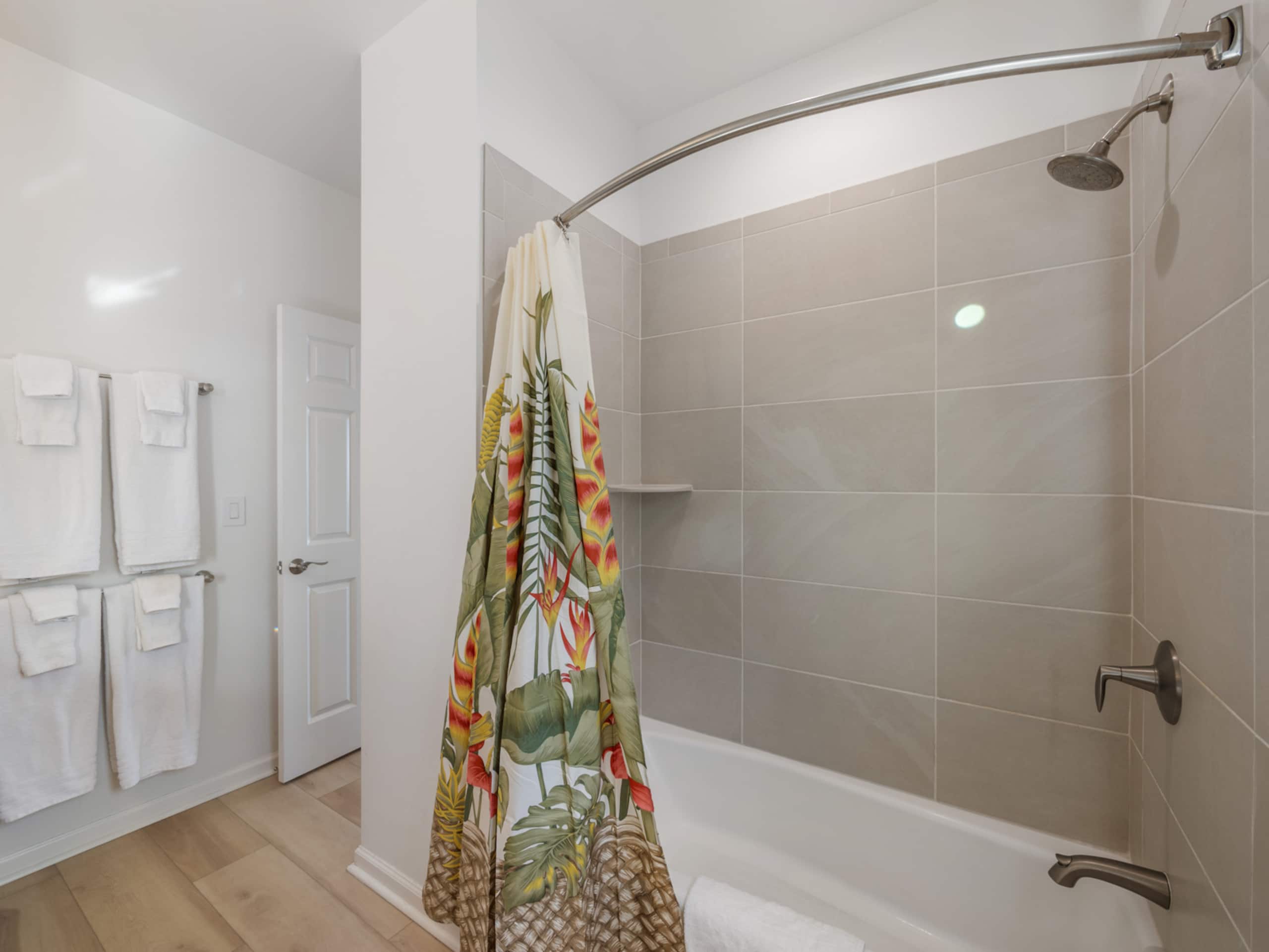 Home in Makaha Valley · ★4.98 · 4 bedrooms · 9 beds · 3.5 shared baths - Image 50
