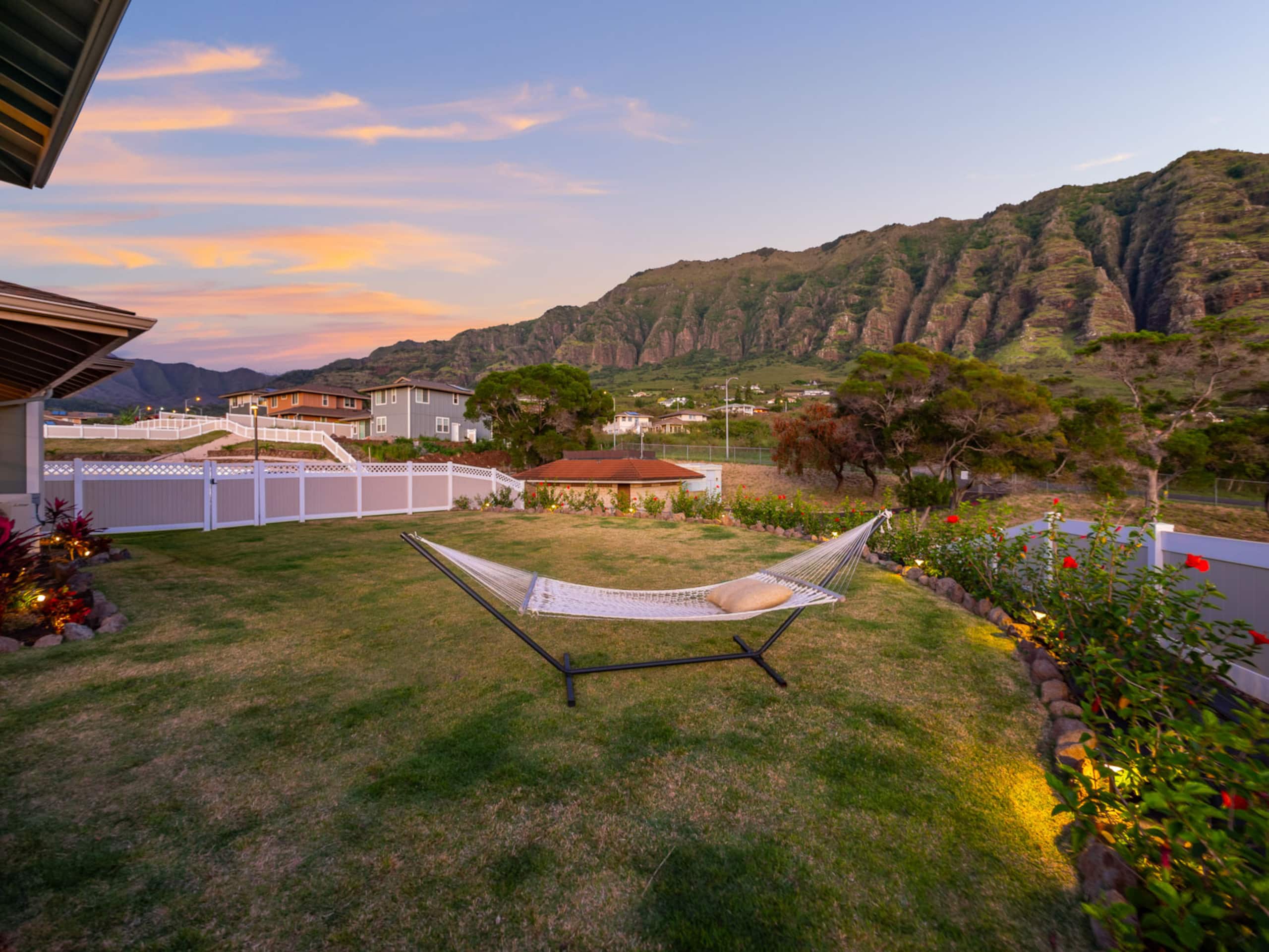 Home in Makaha Valley · ★4.98 · 4 bedrooms · 9 beds · 3.5 shared baths - Image 60
