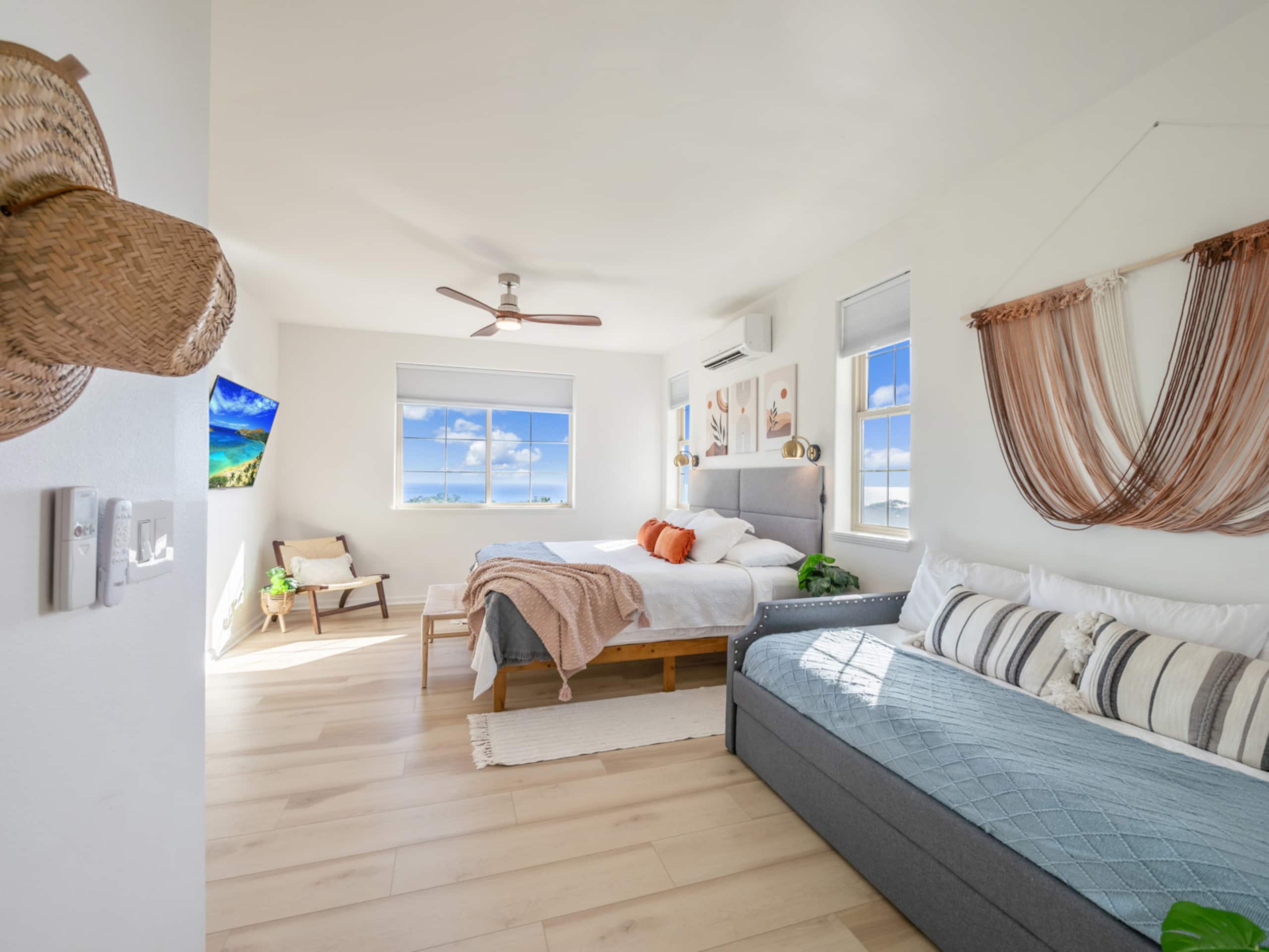 Home in Makaha Valley · ★4.98 · 4 bedrooms · 9 beds · 3.5 shared baths - Image 38