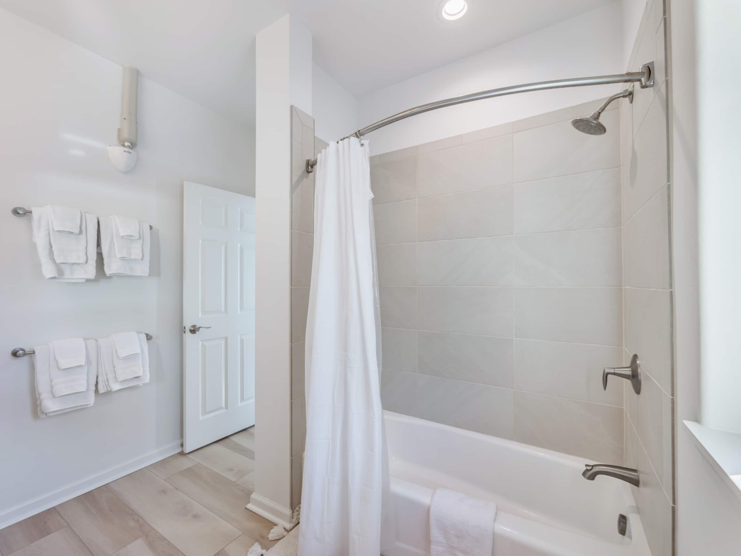 Home in Makaha Valley · ★4.98 · 4 bedrooms · 9 beds · 3.5 shared baths - Image 53