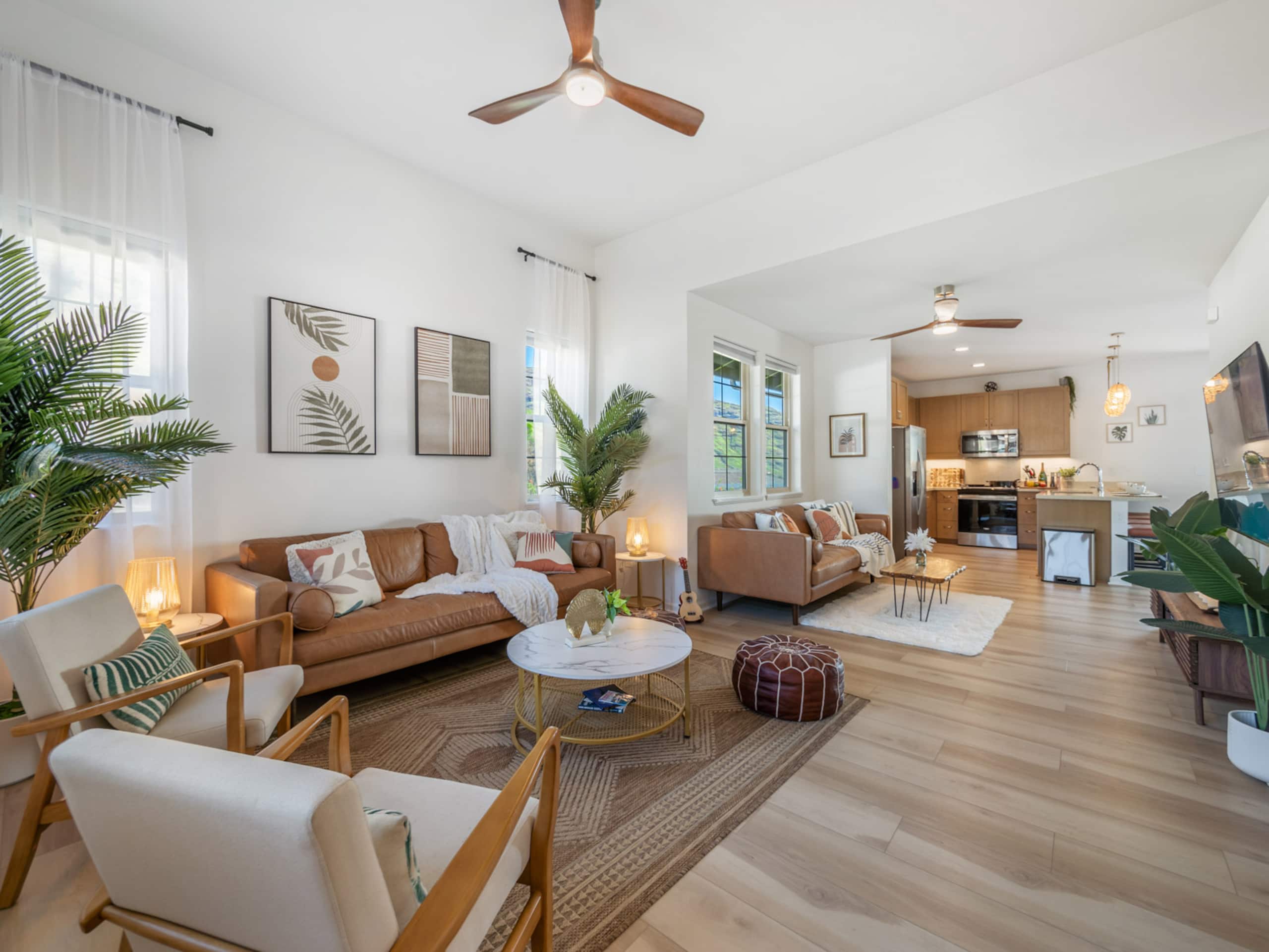 Home in Makaha Valley · ★4.98 · 4 bedrooms · 9 beds · 3.5 shared baths - Image 11