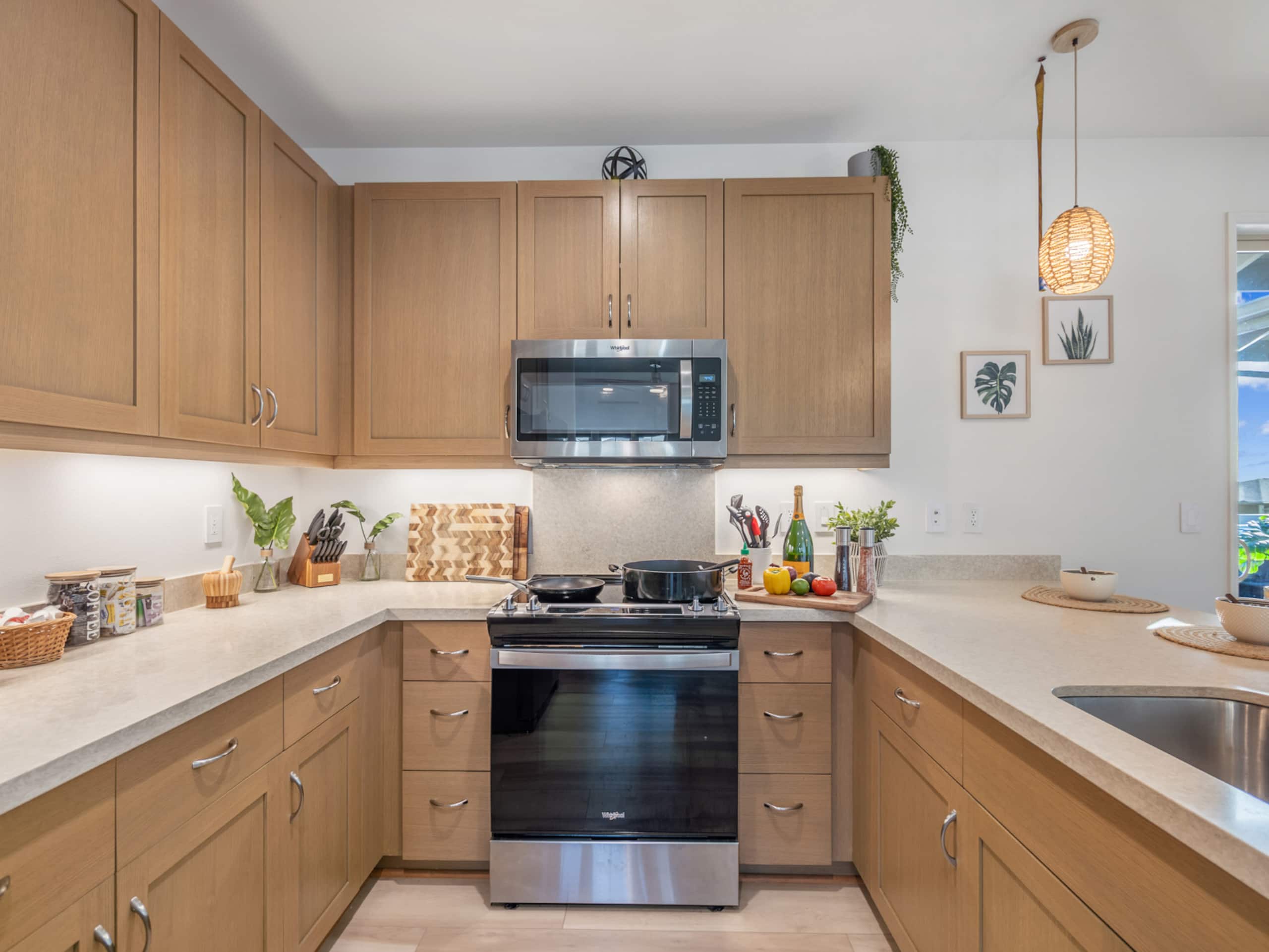 Home in Makaha Valley · ★4.98 · 4 bedrooms · 9 beds · 3.5 shared baths - Image 22