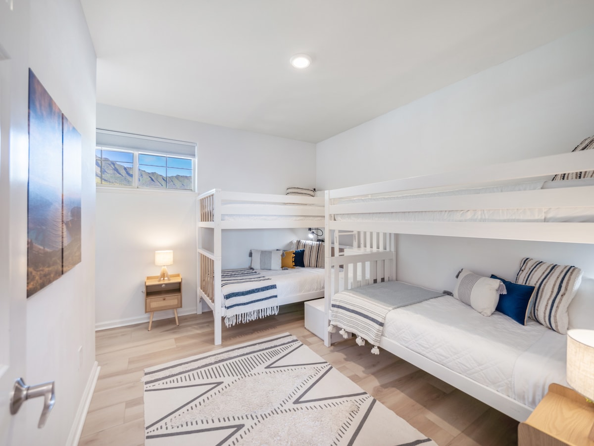 El dormitorio 4 tiene 2 literas individuales y capacidad cómoda para 4 personas.  