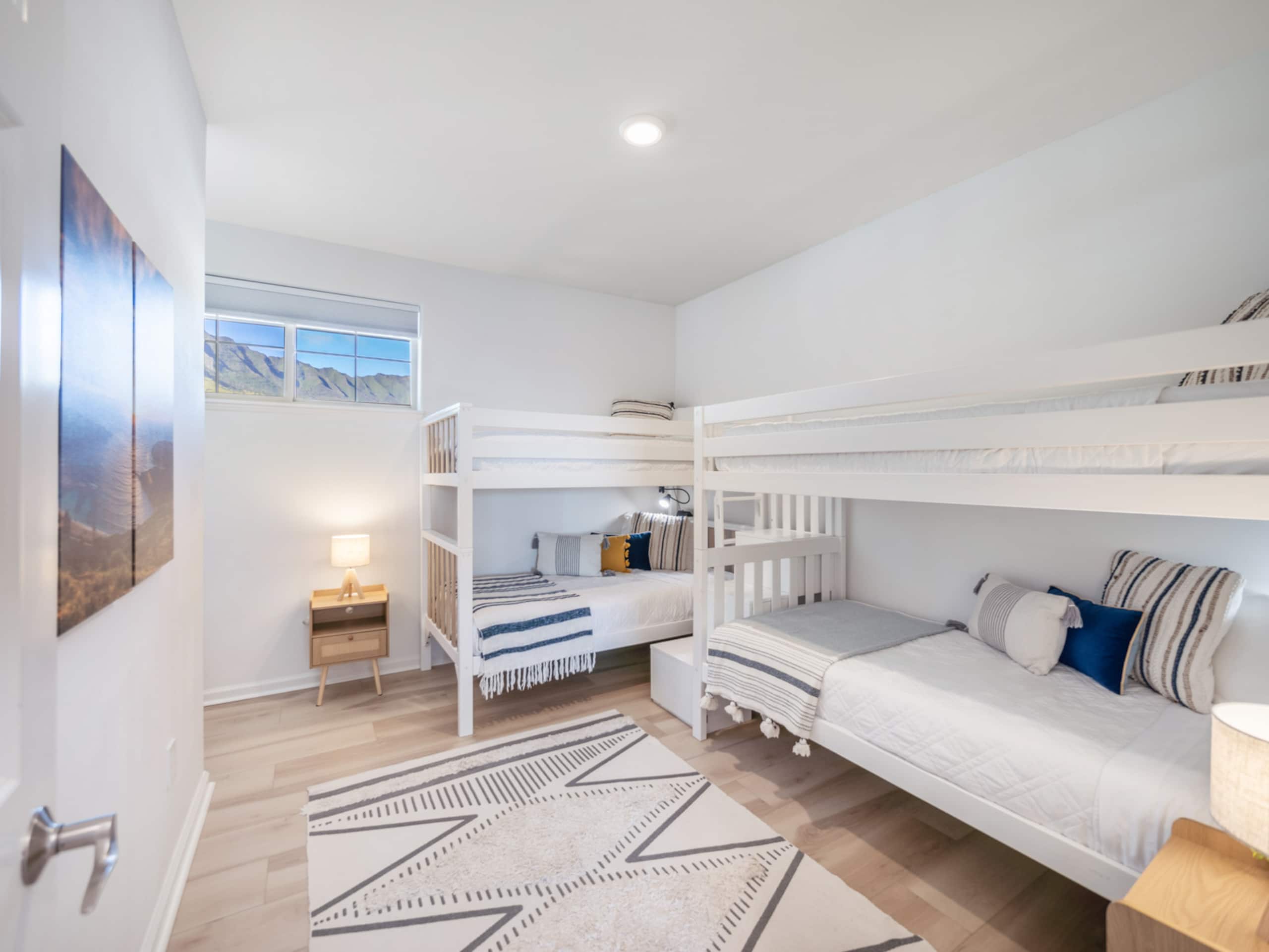 Home in Makaha Valley · ★4.98 · 4 bedrooms · 9 beds · 3.5 shared baths - Image 46