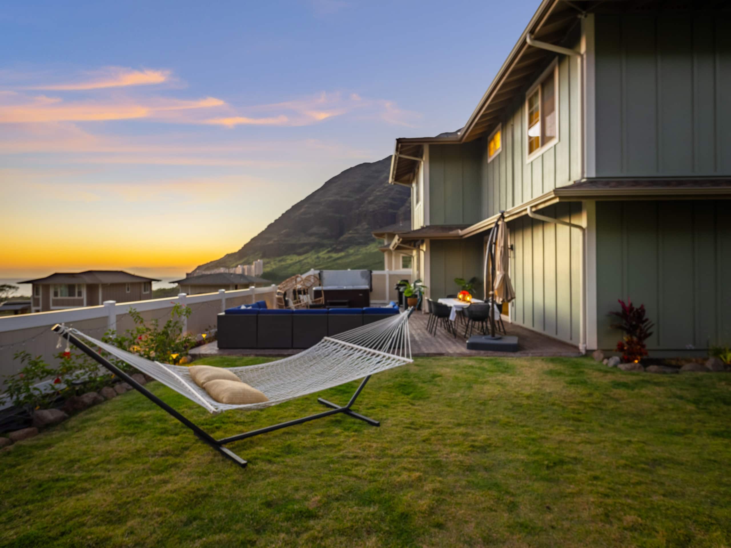 Home in Makaha Valley · ★4.98 · 4 bedrooms · 9 beds · 3.5 shared baths - Image 59