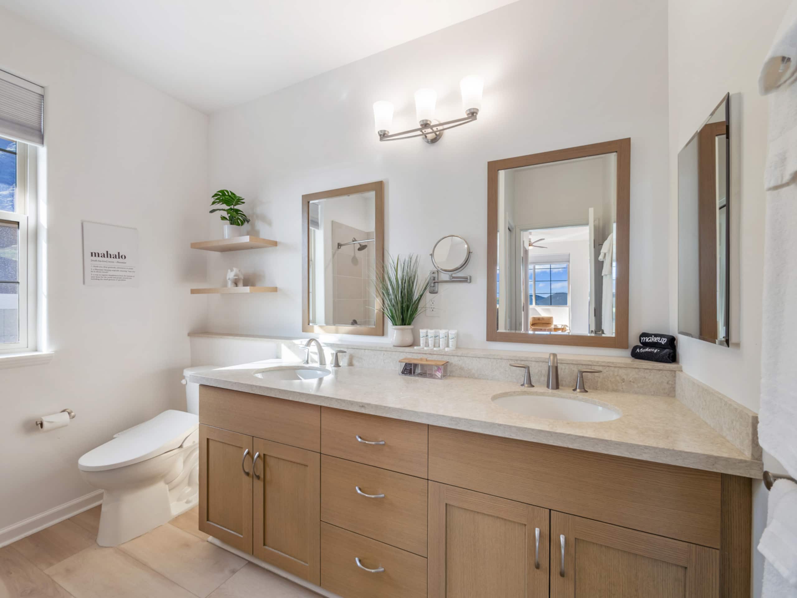 Home in Makaha Valley · ★4.98 · 4 bedrooms · 9 beds · 3.5 shared baths - Image 49