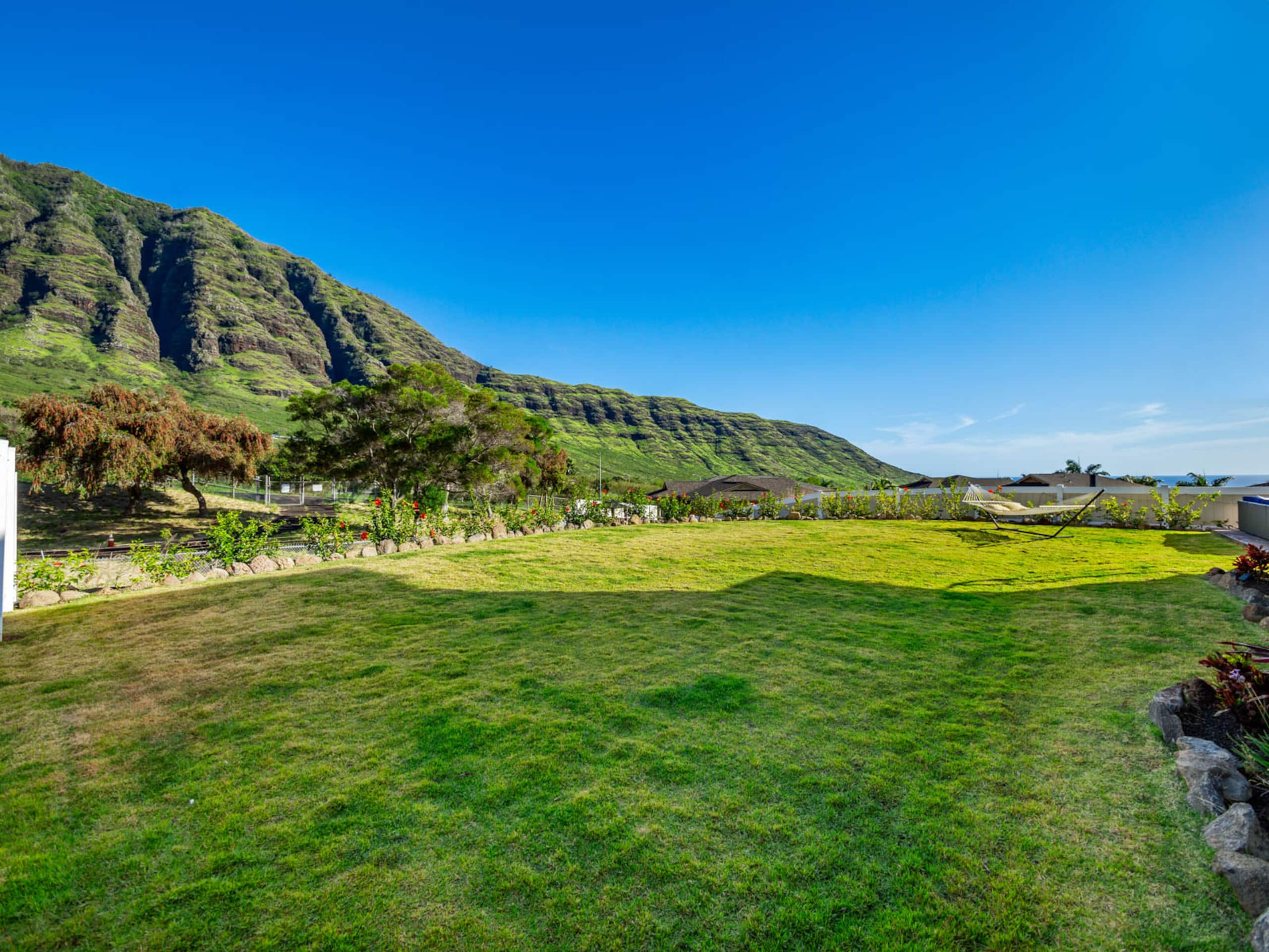 Home in Makaha Valley · ★4.98 · 4 bedrooms · 9 beds · 3.5 shared baths - Image 64