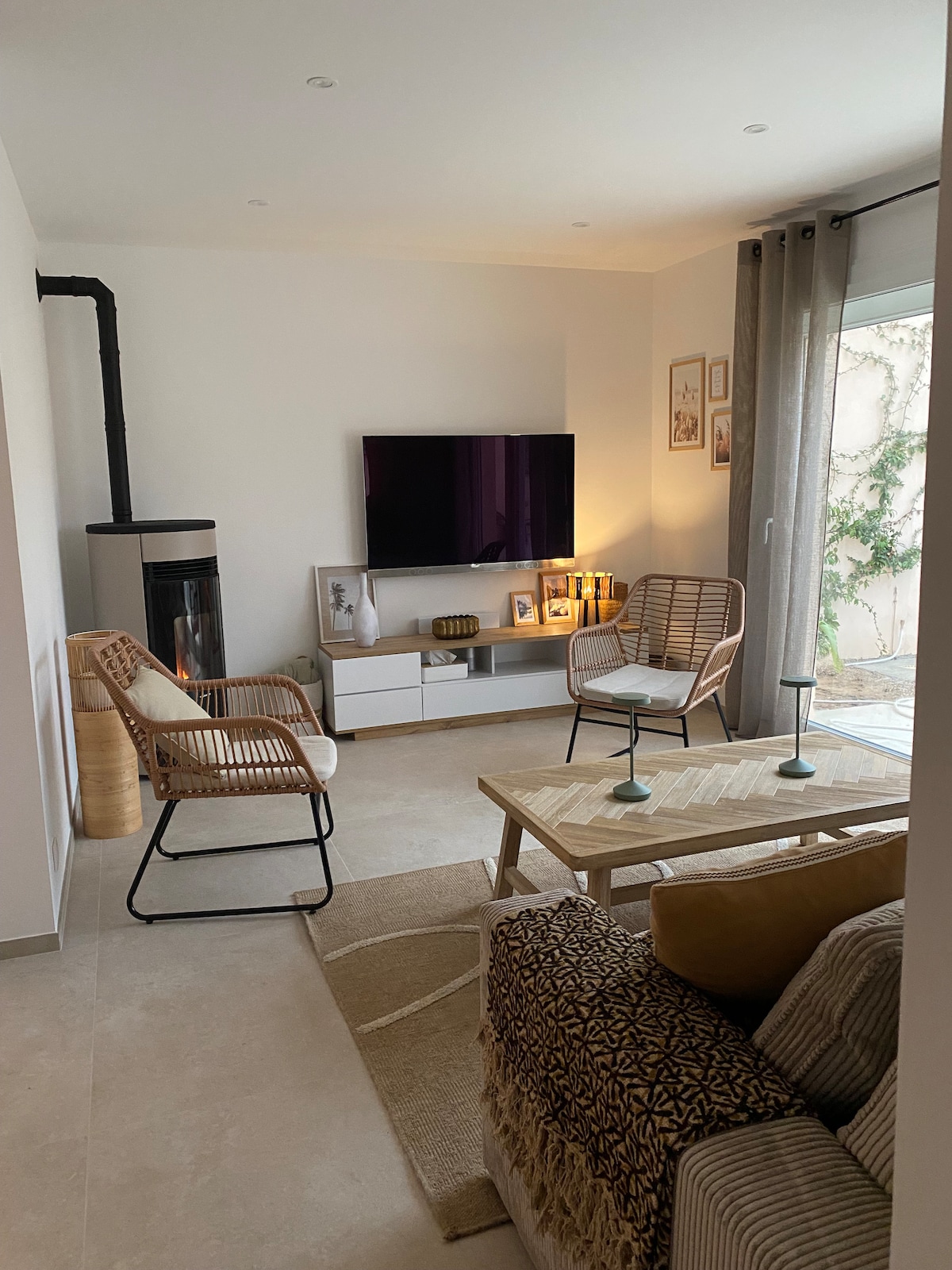 Top Airbnb: Villa Ste Maxime plus 2 studios, 10 min to center & sea in Sainte Maxime